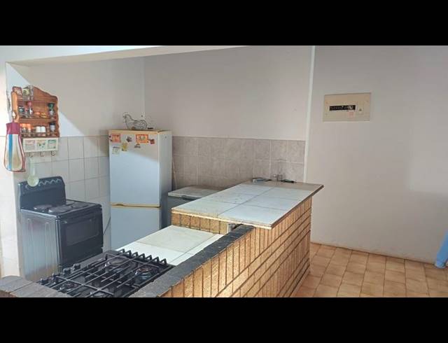 5 BEDROOM HOUSE FOR SALE IN EASTWOOD